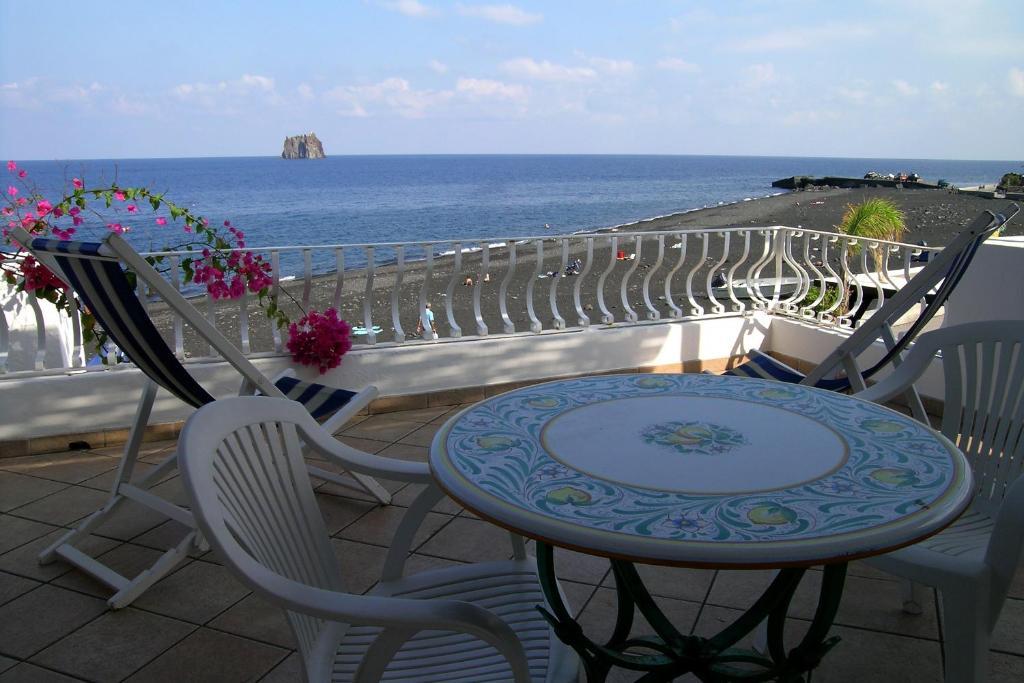 La Sirenetta Park Hotel Stromboli Exterior photo